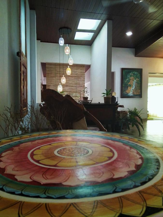 Barefoot Inn كاندي المظهر الخارجي الصورة