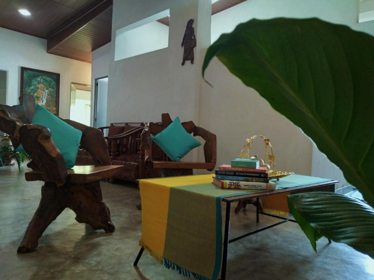 Barefoot Inn كاندي المظهر الخارجي الصورة