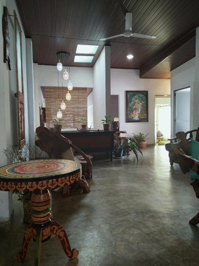 Barefoot Inn كاندي المظهر الخارجي الصورة
