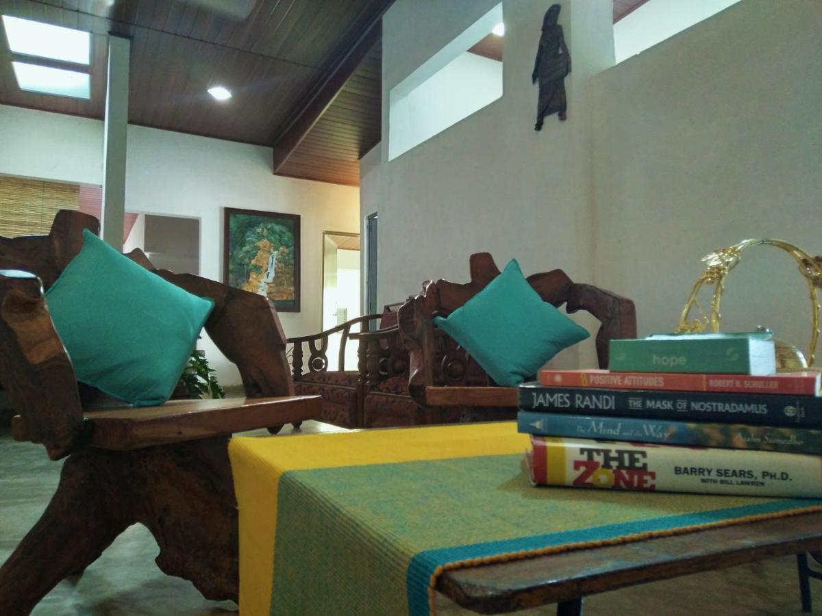 Barefoot Inn كاندي المظهر الخارجي الصورة