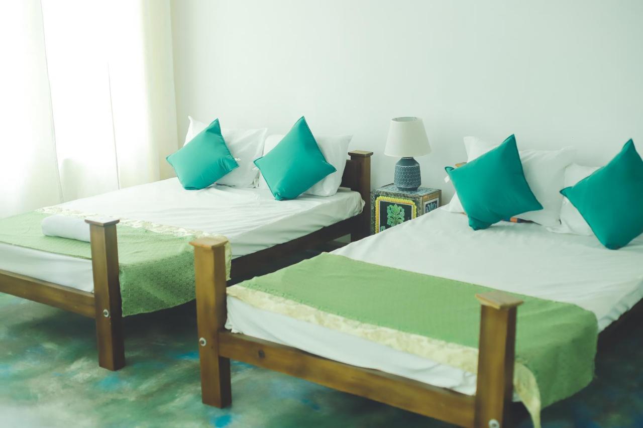Barefoot Inn كاندي المظهر الخارجي الصورة