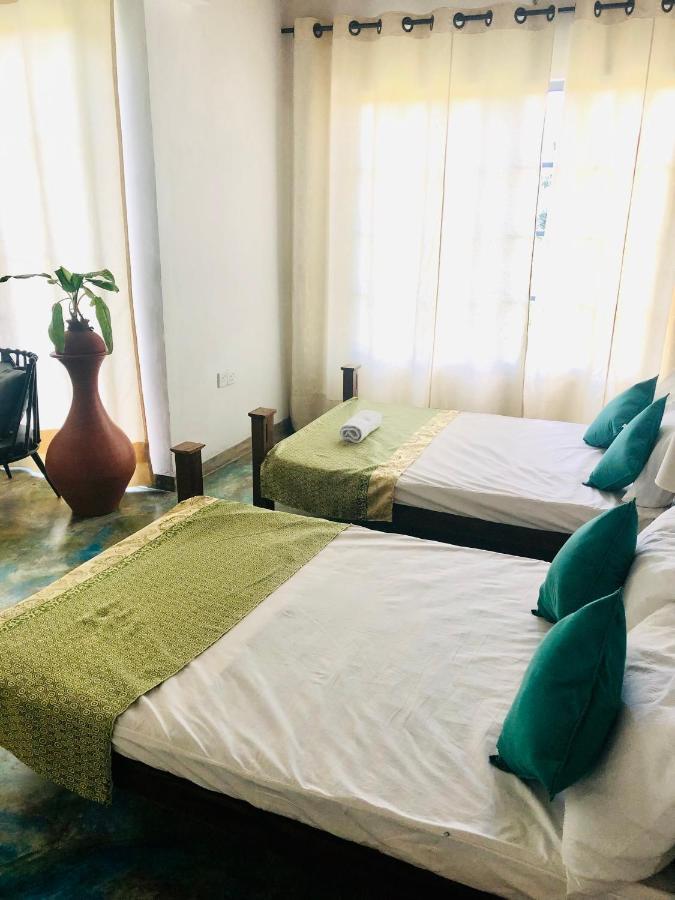 Barefoot Inn كاندي المظهر الخارجي الصورة