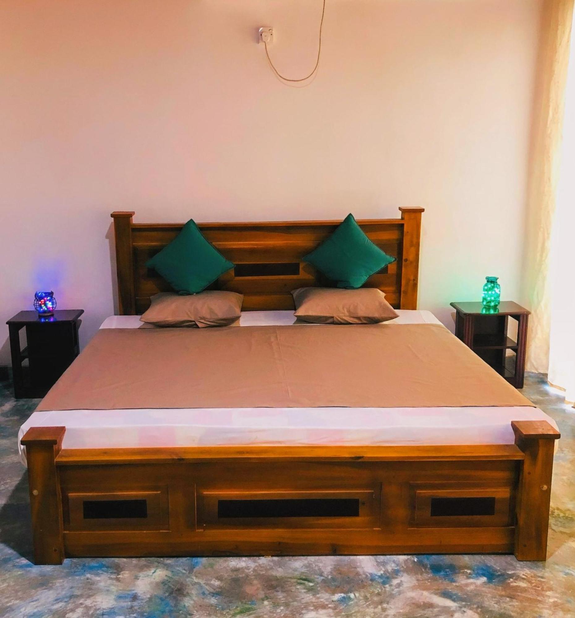 Barefoot Inn كاندي المظهر الخارجي الصورة